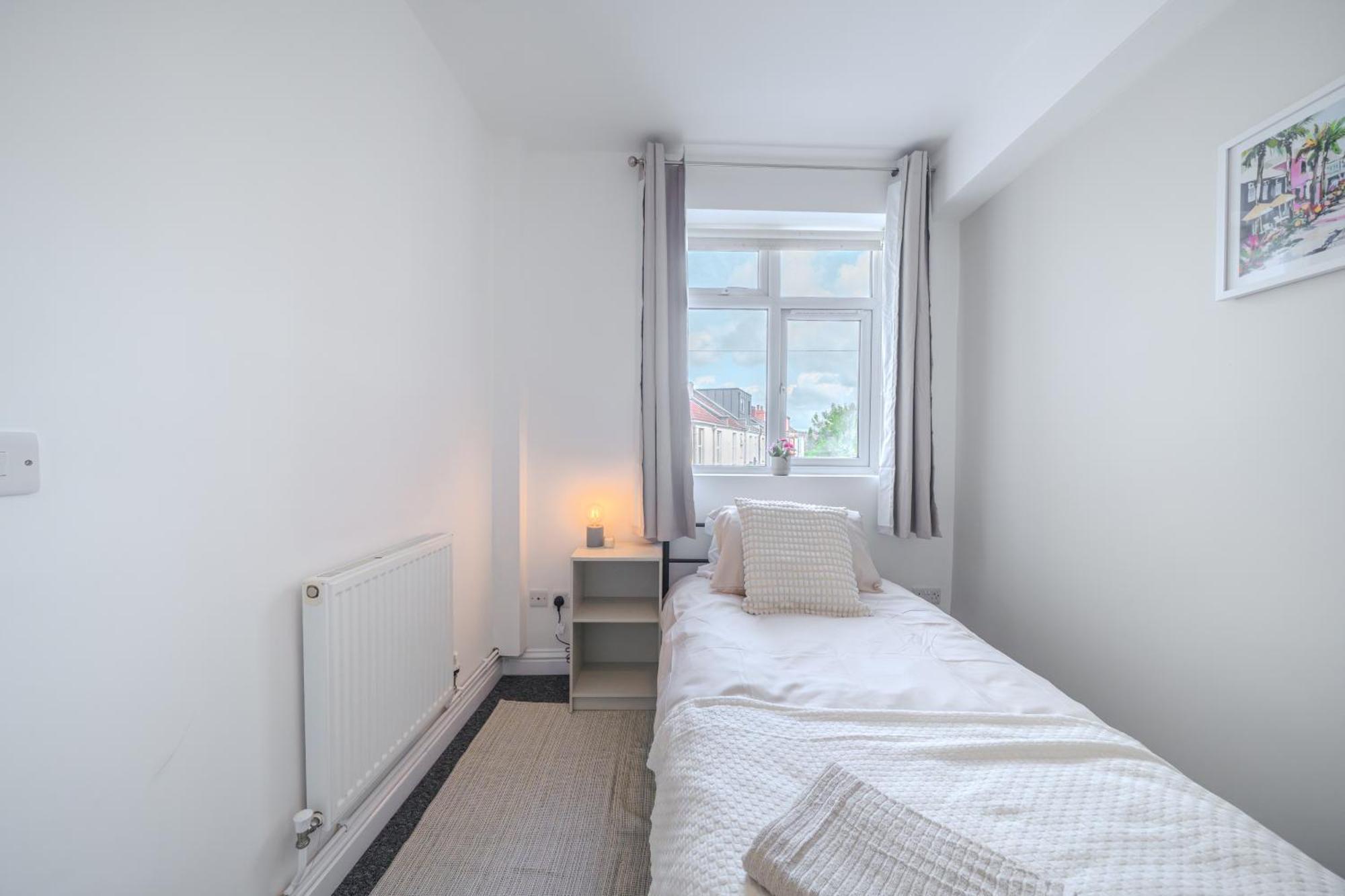 351b Fishponds Road *